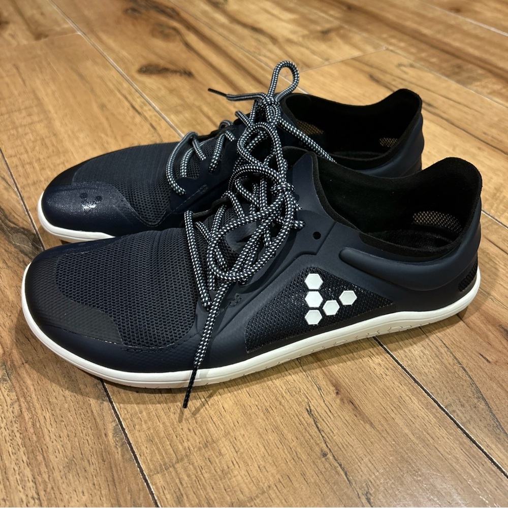Vivo barefoot Women's Black Athletic Shoes